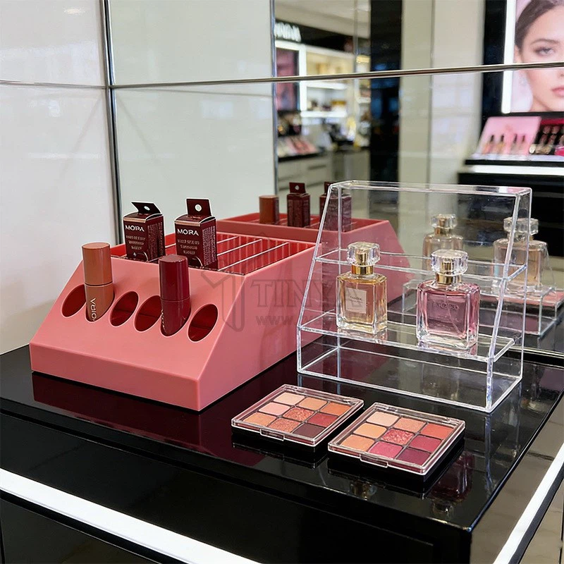 Custom cosmetic display Custom cosmetic display